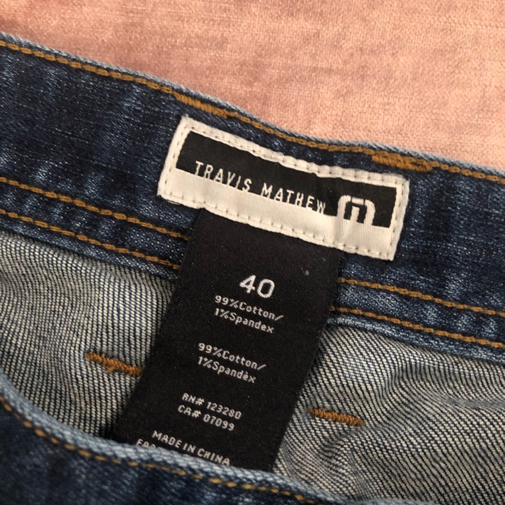 Men’s Travis Matthews jeans set of 2